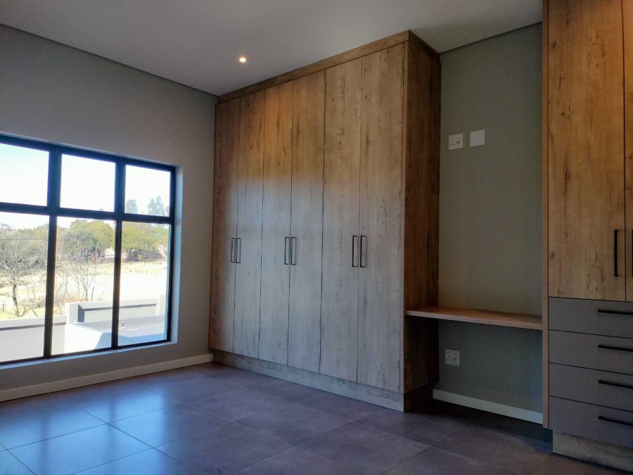 5 Bedroom Property for Sale in Lilyvale Free State